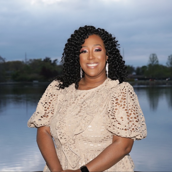 Meet the Posher Other - Meet your Posher, Shauna